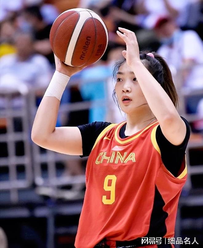 22年女篮世界杯回顾：李梦23分，中国胜法国进入半决赛的简单介绍